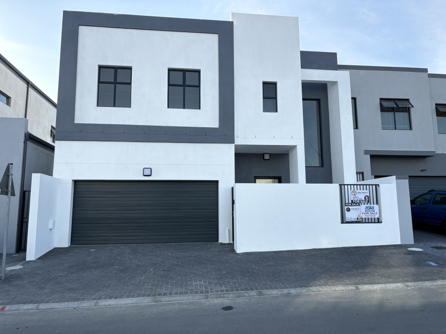 4 Bedroom Property for Sale in Sandown Western Cape